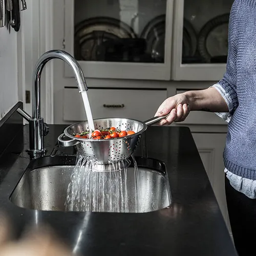 Judge MJ13 satin stainless steel colander 24cm with long handle
