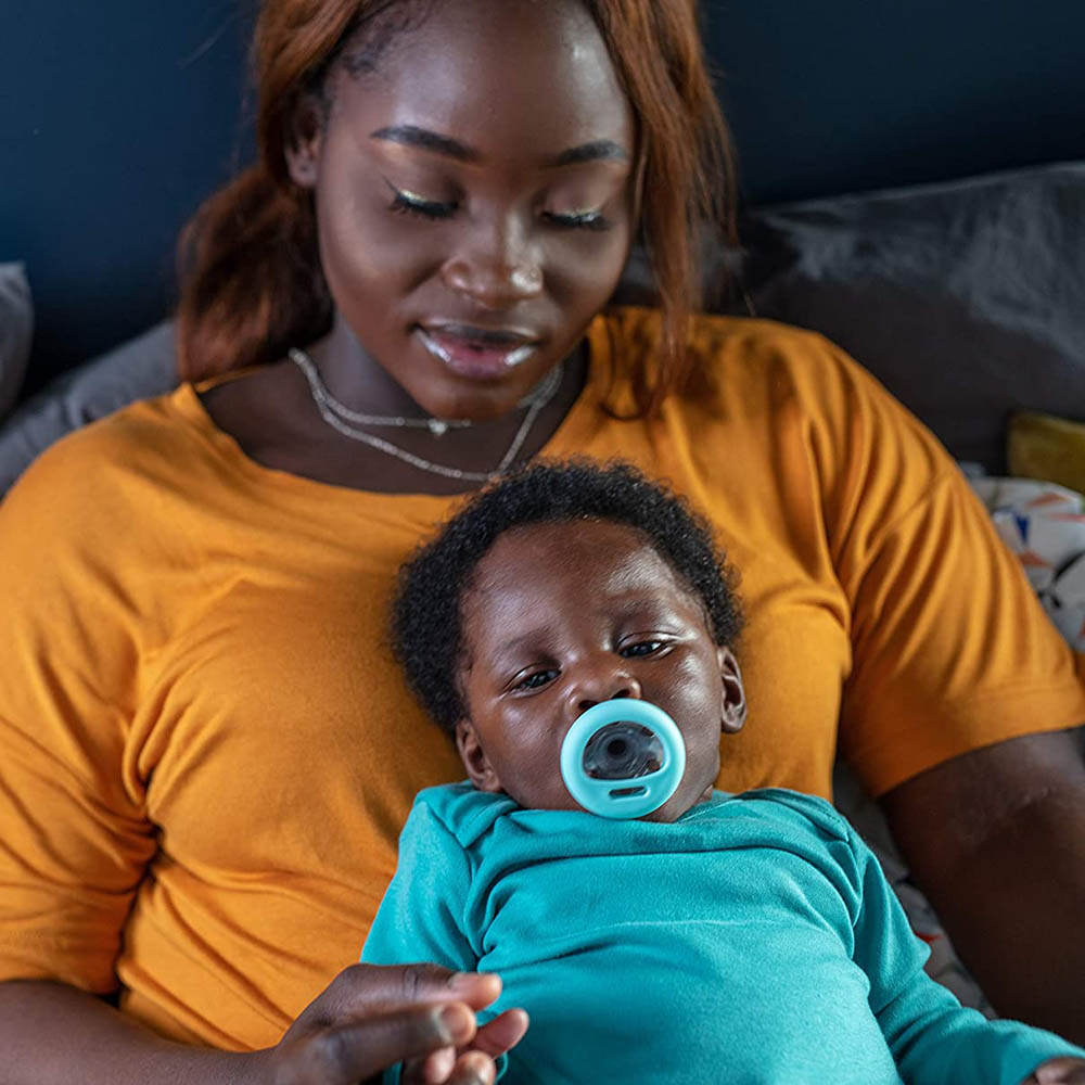 Tommee Tippee Closer to Nature turquoise breast-like soother for 6-18 months