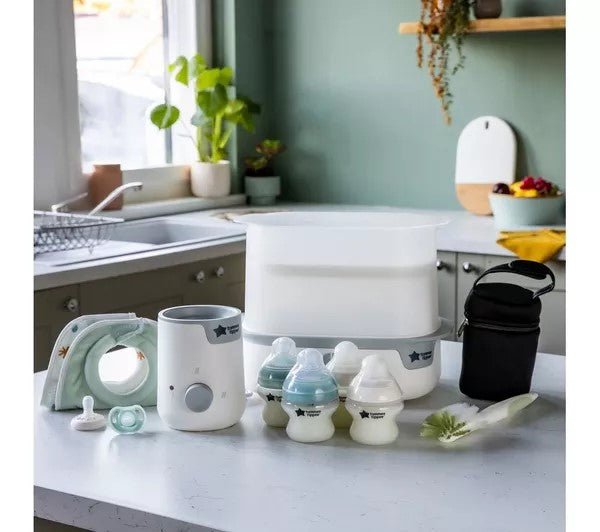 Tommee Tippee Closer to Nature Complete Feeding Set white with bottles and steriliser