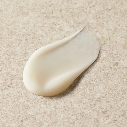 The Body Shop Tea Tree Skin Clearing Hydrator moisturiser swatch