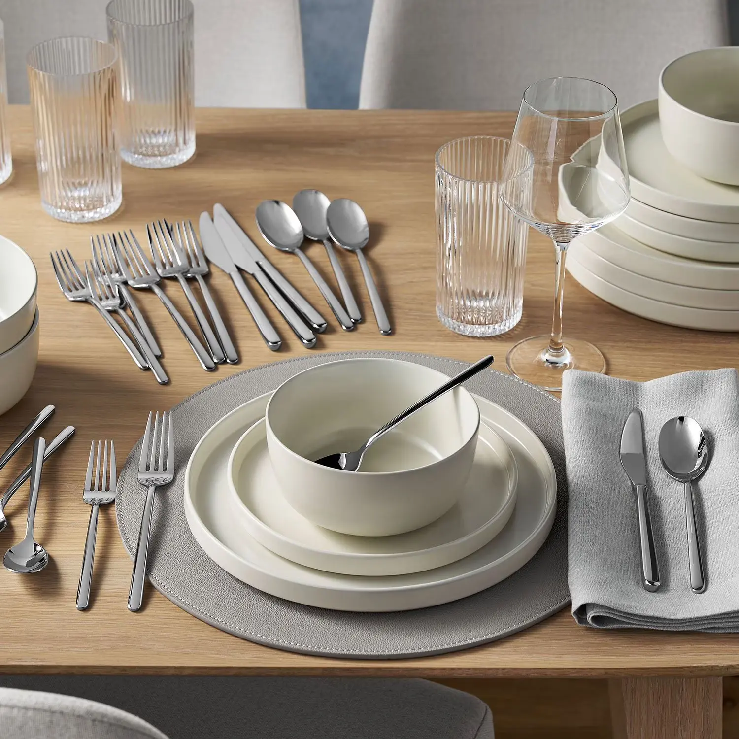 Member's Mark Premium 18/10 stainless steel 20 piece flatware set