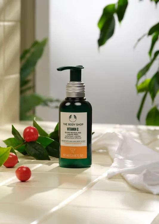 The Body Shop Vitamin C Glow Revealing Liquid Peel exfoliant 100ml bottle