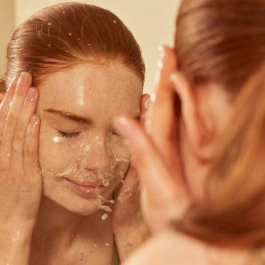The Body Shop Vitamin C Glow Revealing Liquid peel exfoliant for face