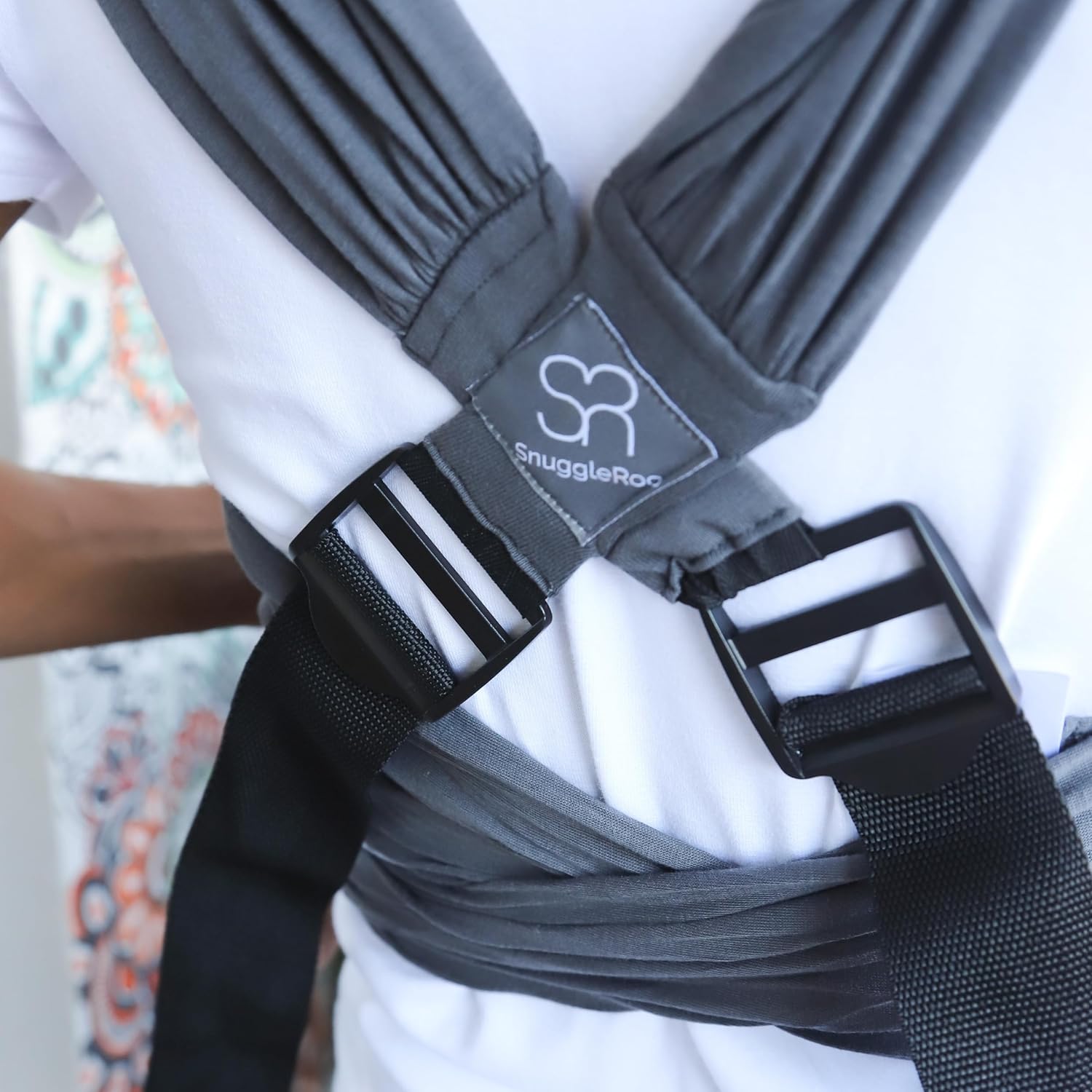 Dreamgenii Snuggleroo baby carrier charcoal grey with black buckles and straps