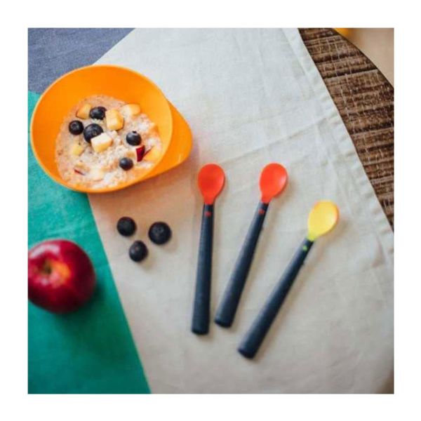 Tommee Tippee Heat Sense soft weaning spoons four pack with red and yellow heads