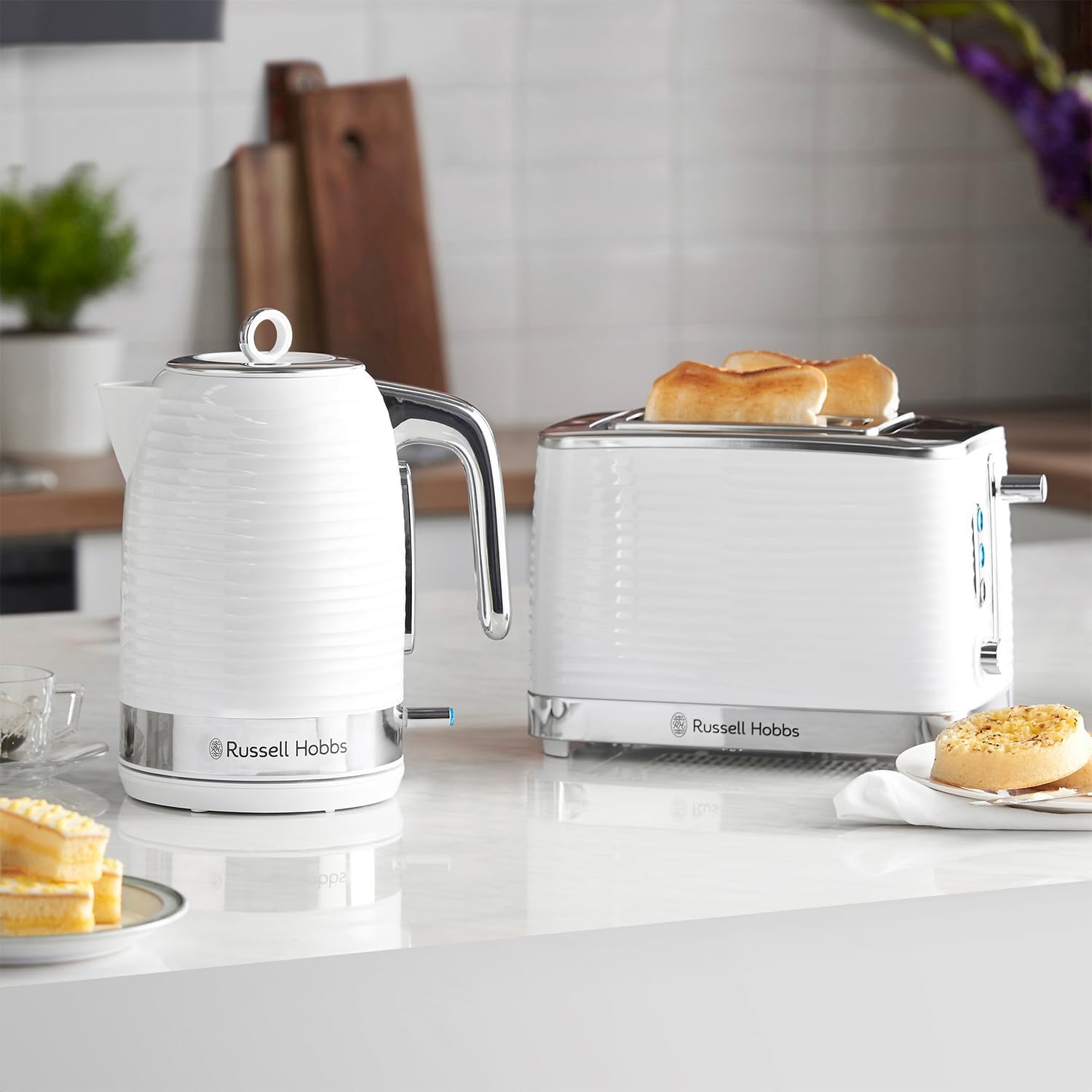 Russell Hobbs Inspire white kettle 1.7 litre with fast boil function