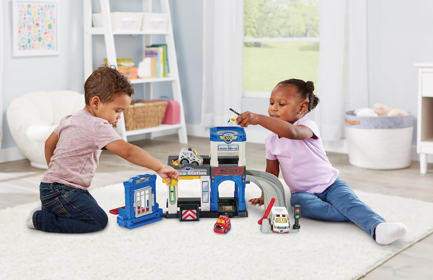 VTech Toot-Toot Drivers Police Car with blue station playset