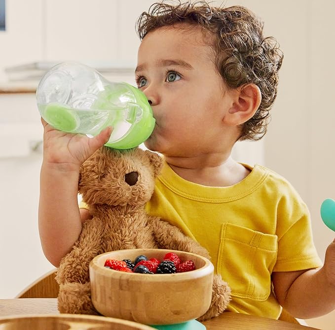 Munchkin Click Lock Tip & Sip green 207ml sippy cup for babies six months plus