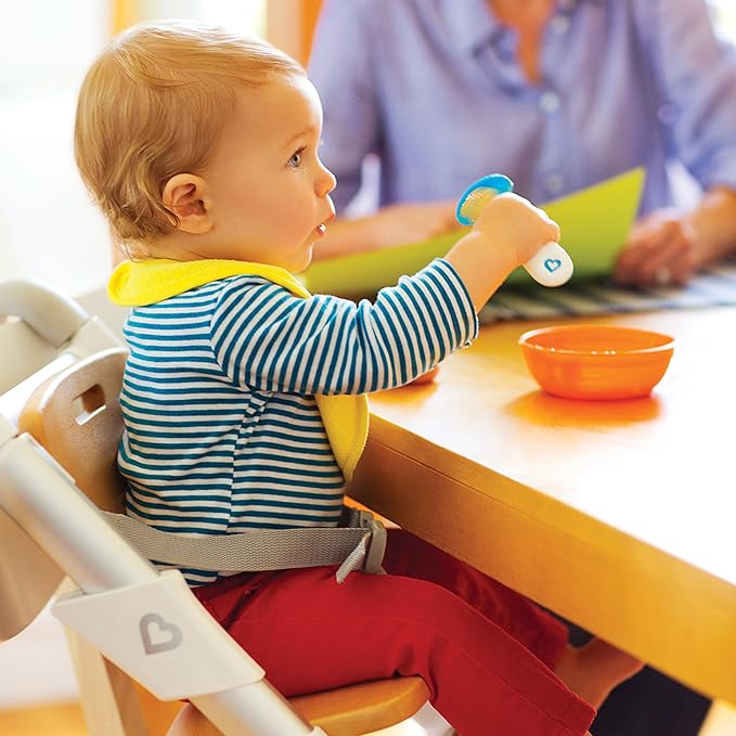 Munchkin Scooper Spoon light blue and green two piece set for nine months plus babies
