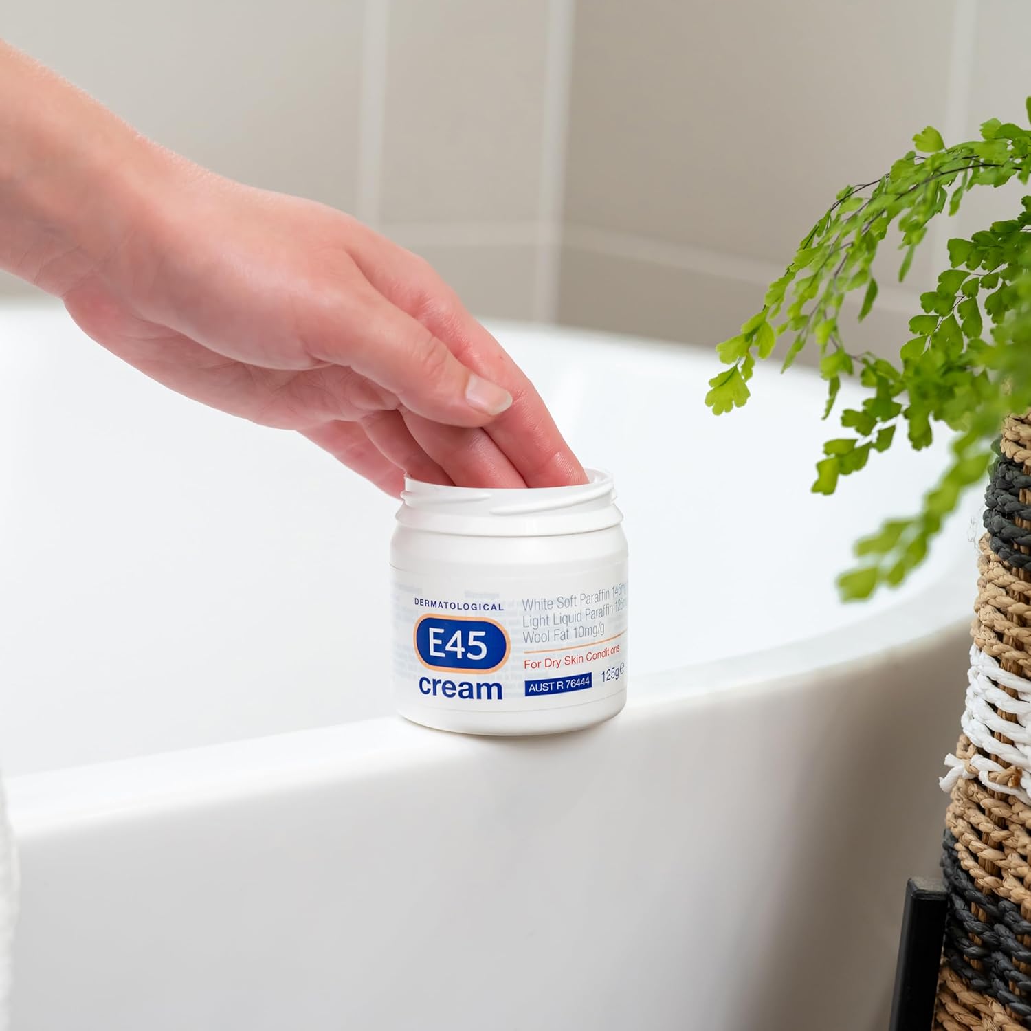E45 Dermatological Cream 125g white jar for dry skin