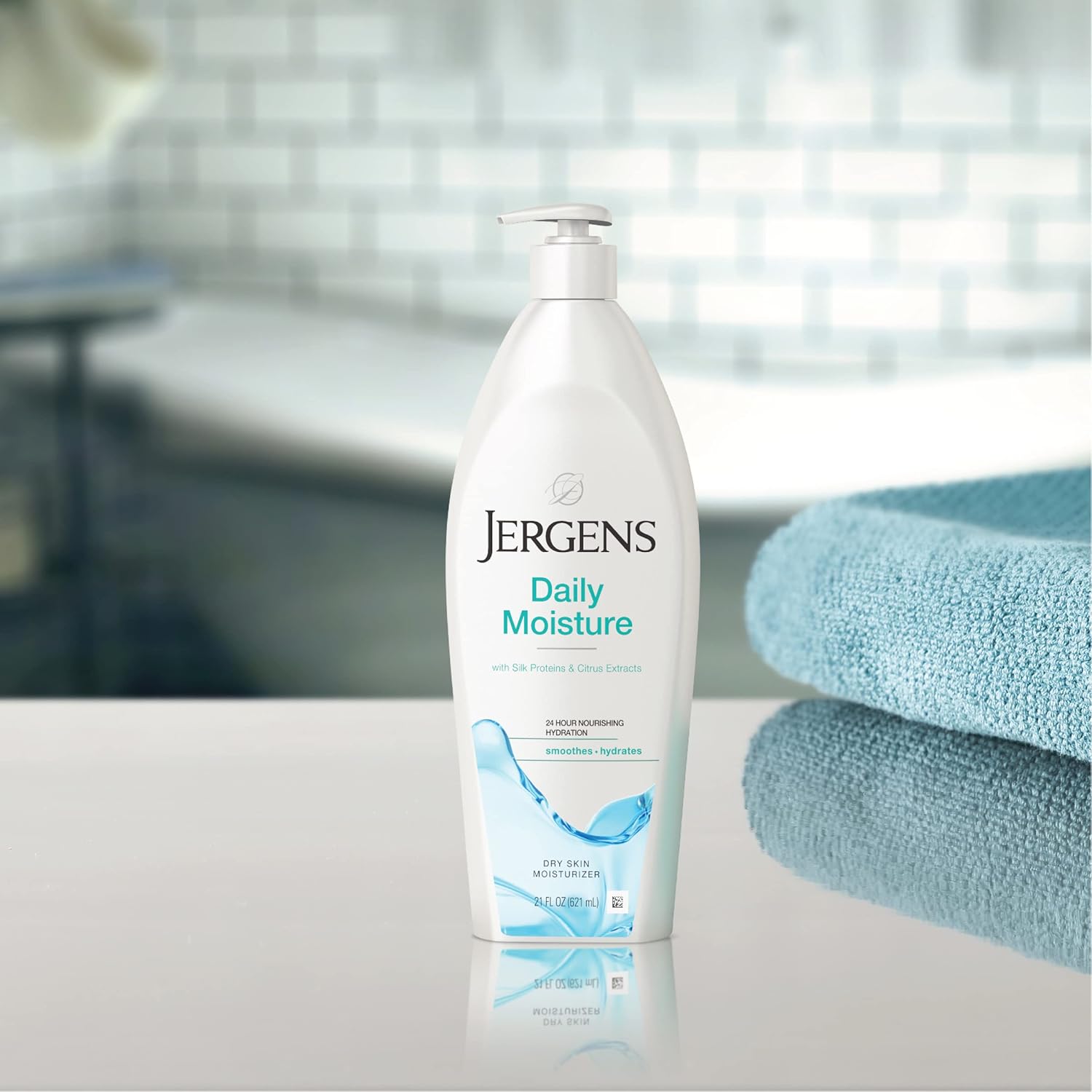 Jergens Daily Moisture dry skin moisturiser 621ml pump bottle with silk proteins