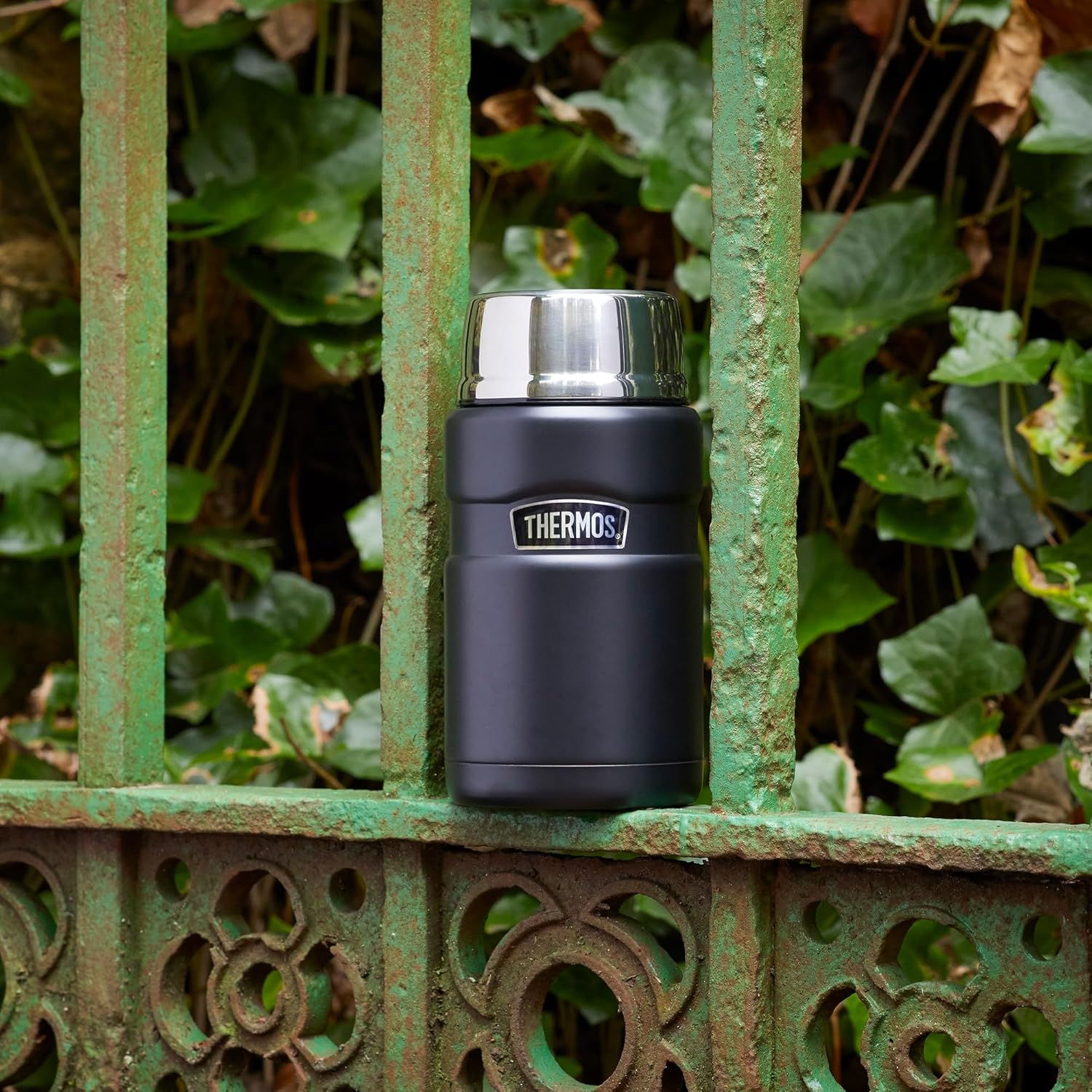 Thermos Stainless King food flask 710ml capacity black with stainless steel lid