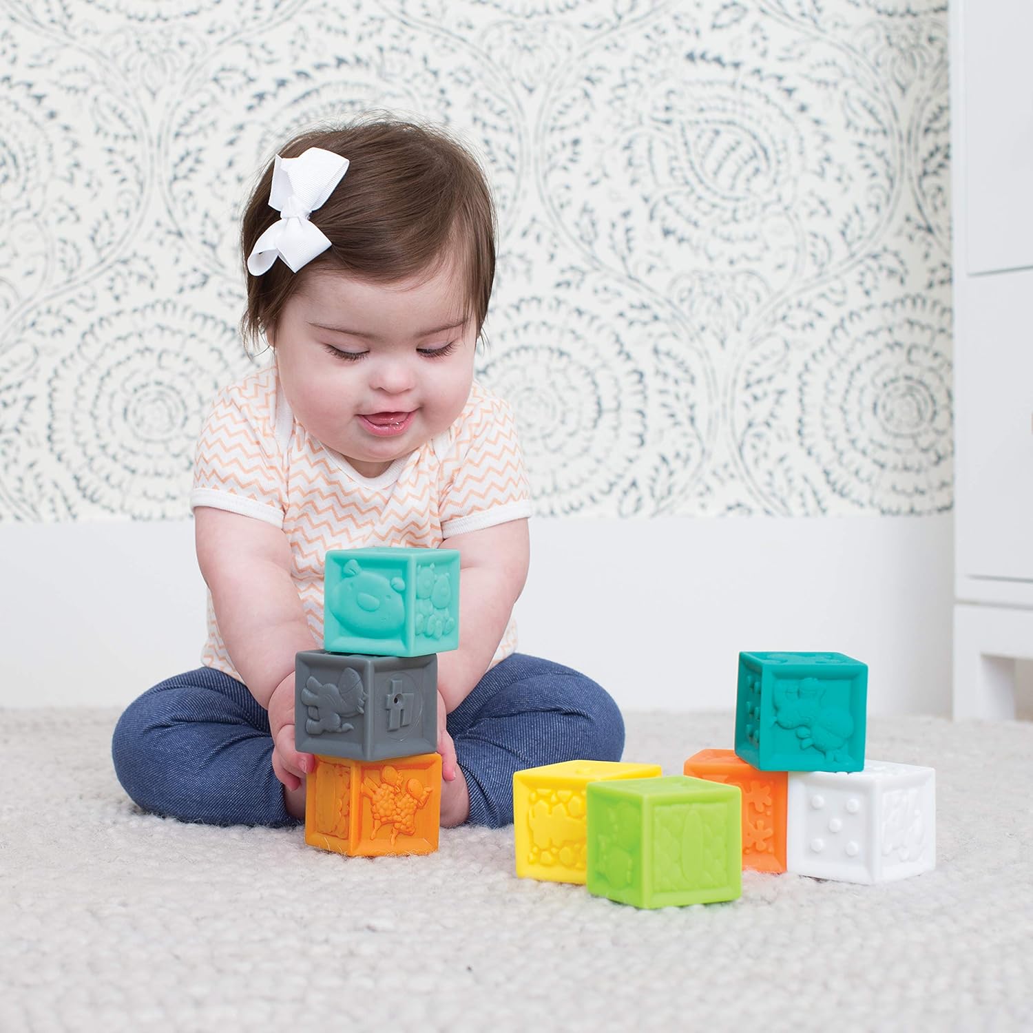 Infantino Sensory Balls, Blocks and Buddies Set with 20 colourful textured pieces