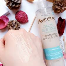 Aveeno Calm and Restore Nourishing Oat Cleanser 200ml bottle