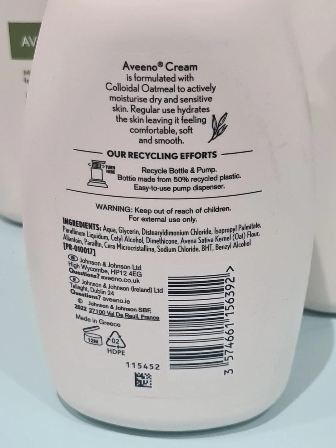 Aveeno Moisturising Cream 500ml pump bottle with Colloidal Oatmeal