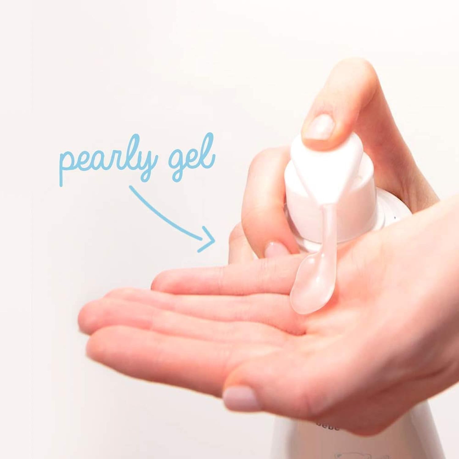 Mustela Gentle Cleansing Gel with Avocado, 500ml pearly gel bottle