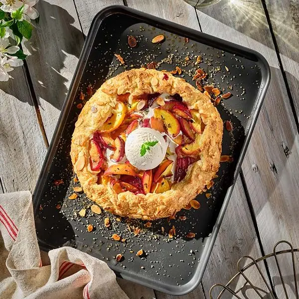 Stellar hard anodised black baking tray, 36 x 25 cm, rectangular with raised edges