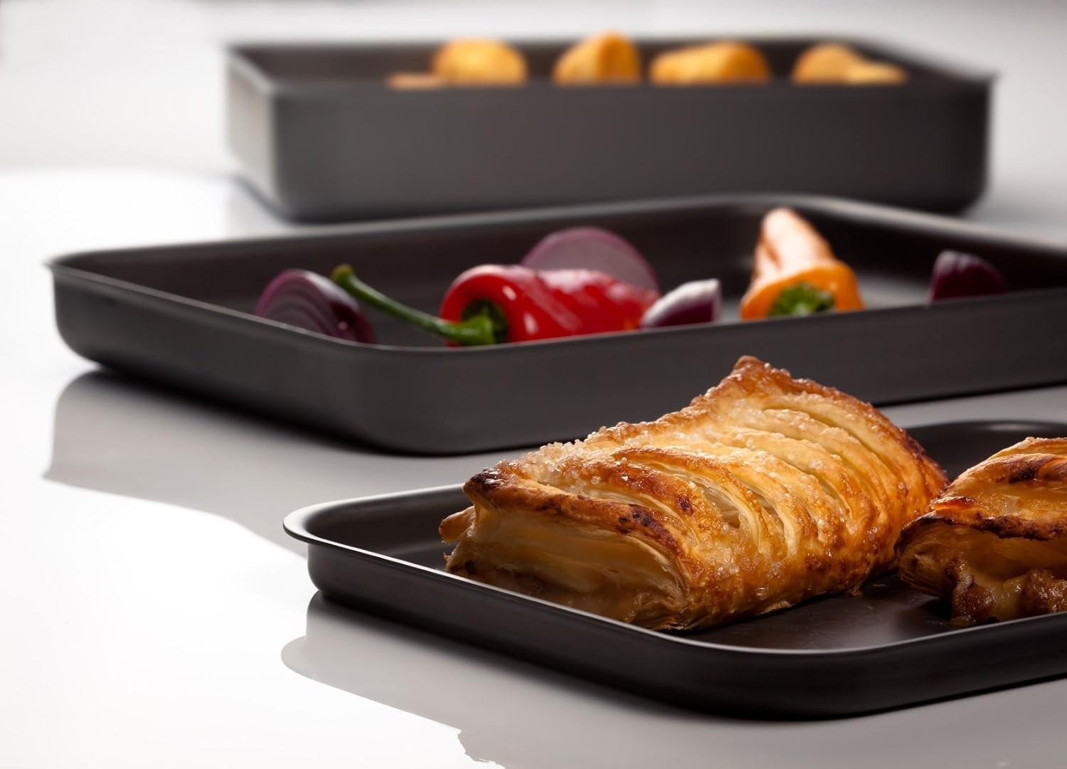 Stellar hard anodised black roasting tray 26cm x 15cm rectangular baking pan