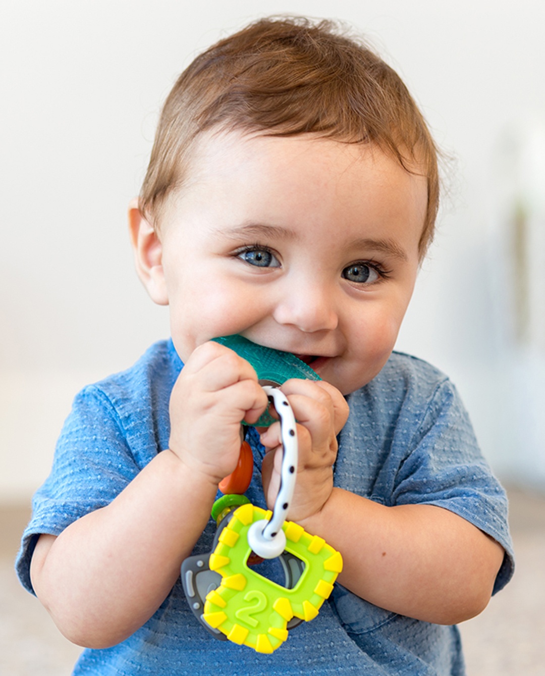 Infantino Slide and Chew multicolour teething keys toy with sliding beads