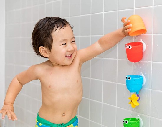 Munchkin Falls multi-coloured bath toy set with suction cups and pouring cup