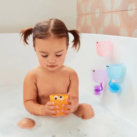 Munchkin Falls multi-coloured bath toy set with suction cups and pouring cup