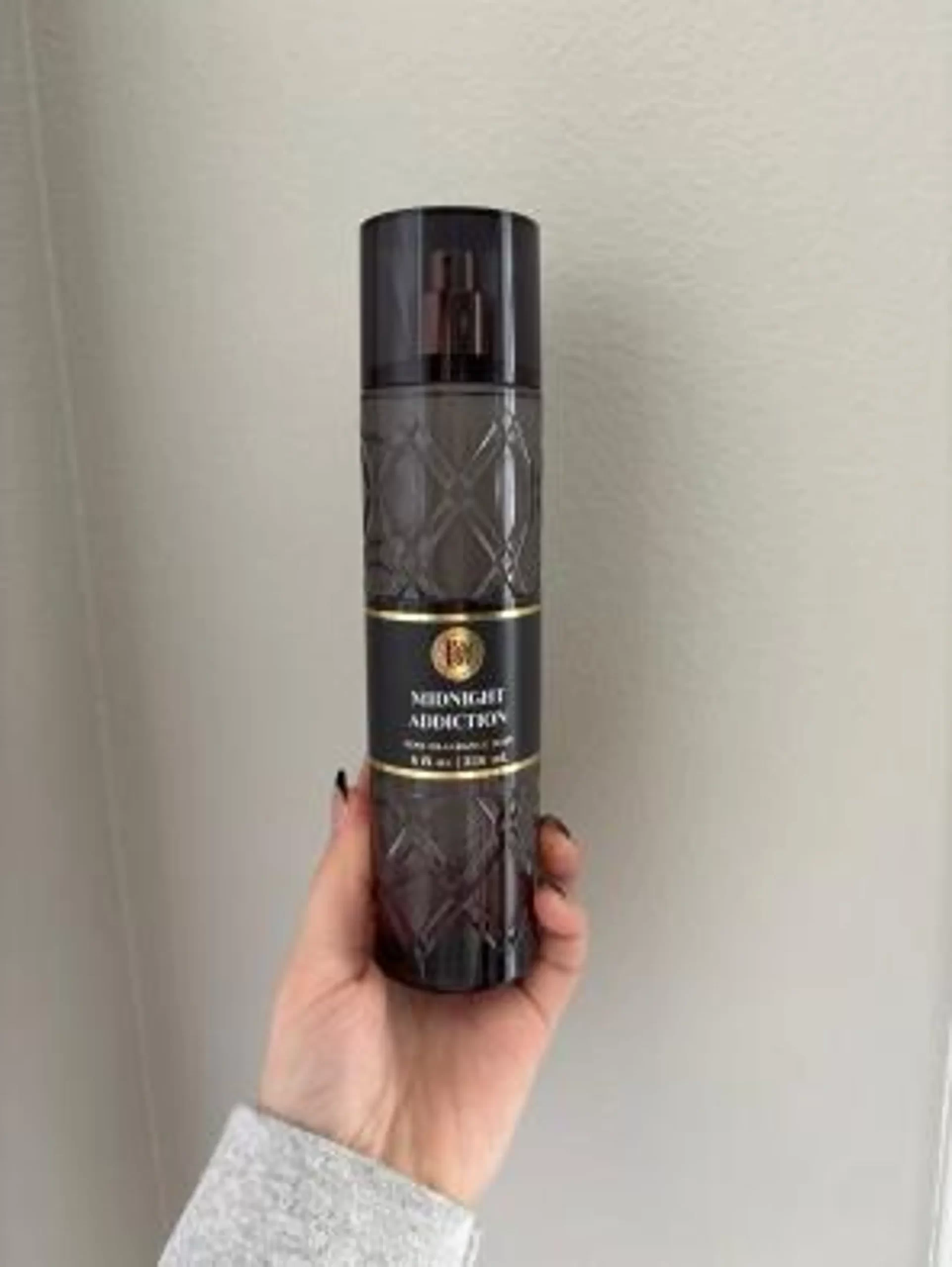 Bath and Body Works Midnight Addiction body fragrance spray 236ml black bottle